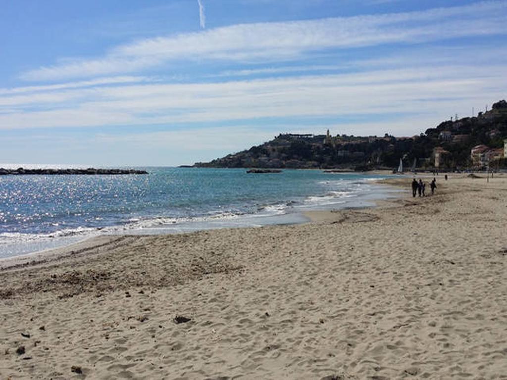 Rentopolis Fronte Mare Taggia Екстер'єр фото