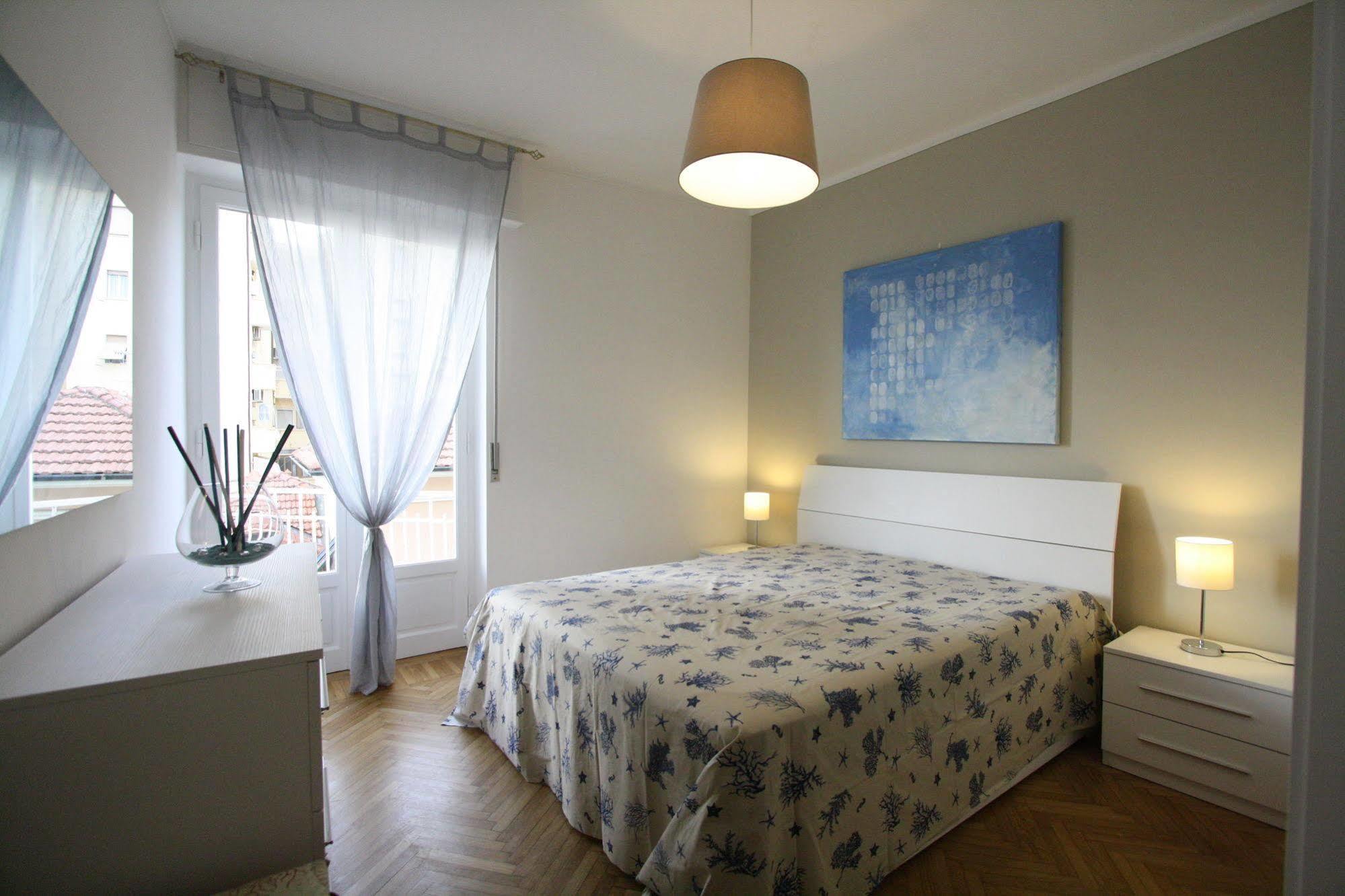 Rentopolis Fronte Mare Taggia Екстер'єр фото